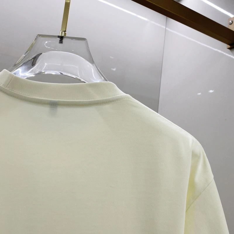 Flexible Gucci T-Shirts 127436