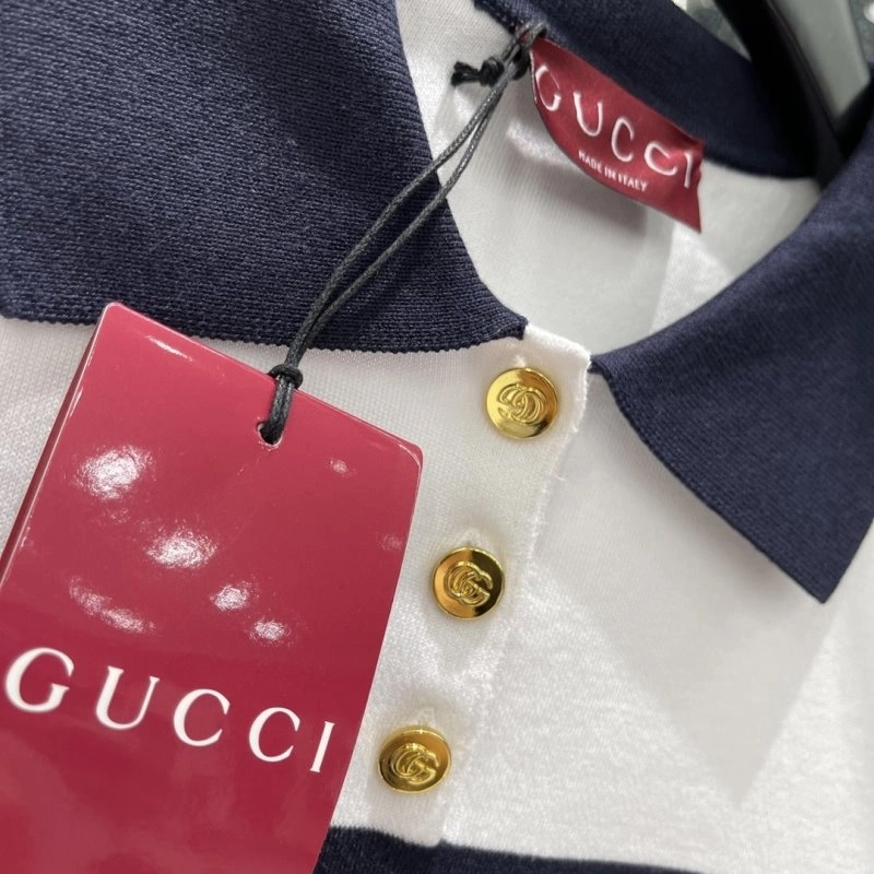 Seasonal Gucci T-Shirts 124621