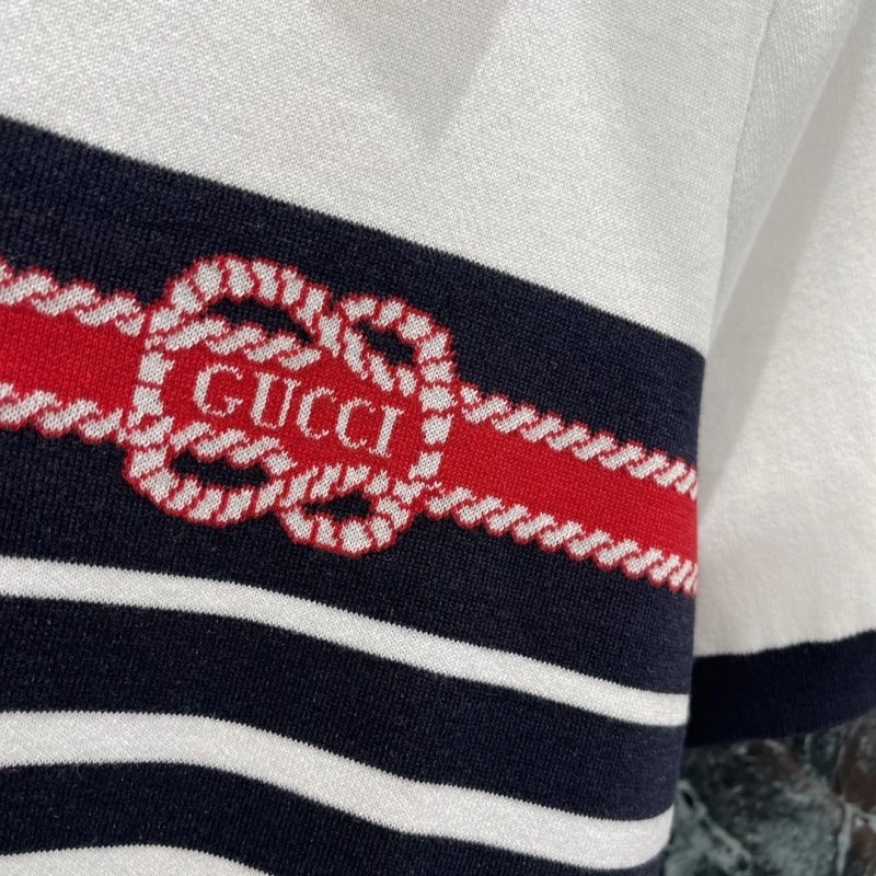 Seasonal Gucci T-Shirts 124621