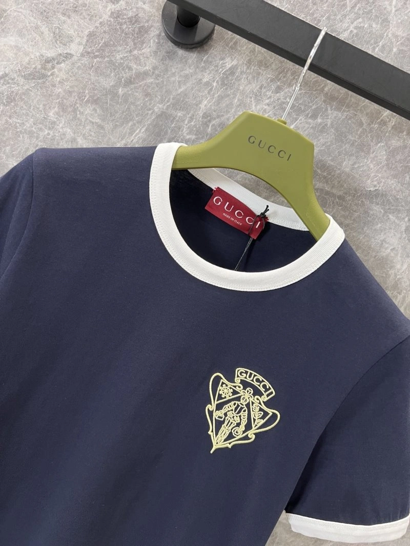 Gucci T-Shirts Durable 124554