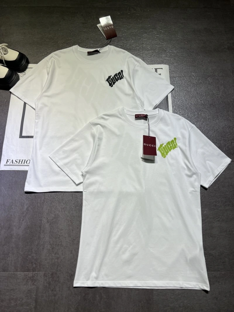 Compact Gucci T-Shirts 124553