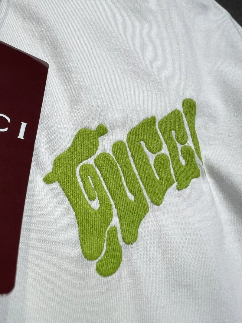 Compact Gucci T-Shirts 124553