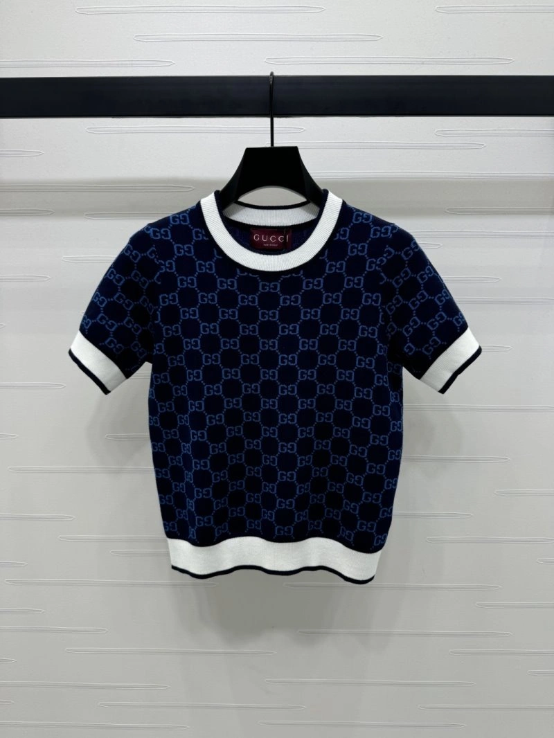 Gucci T-Shirts Sleek 124529
