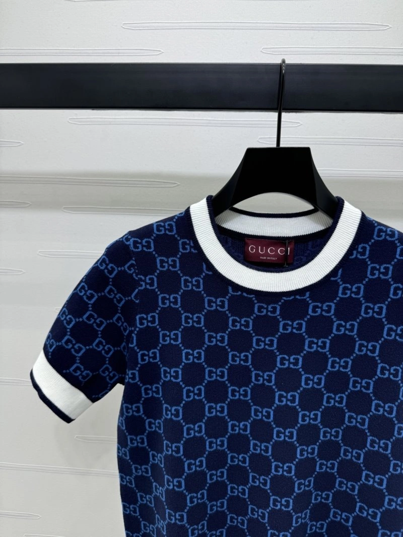 Gucci T-Shirts Sleek 124529