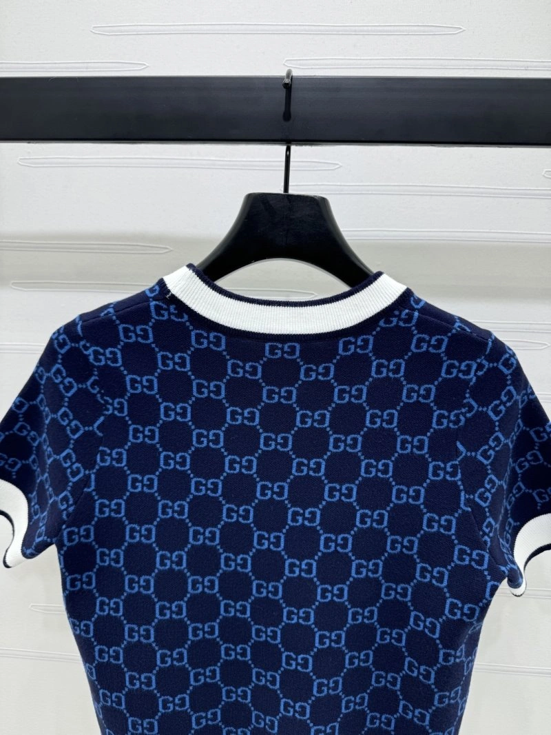 Gucci T-Shirts Sleek 124529