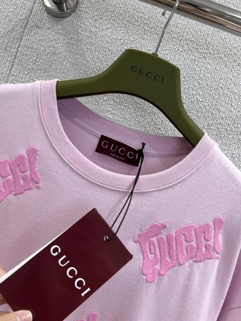 Gucci T-Shirts Sleek 124906