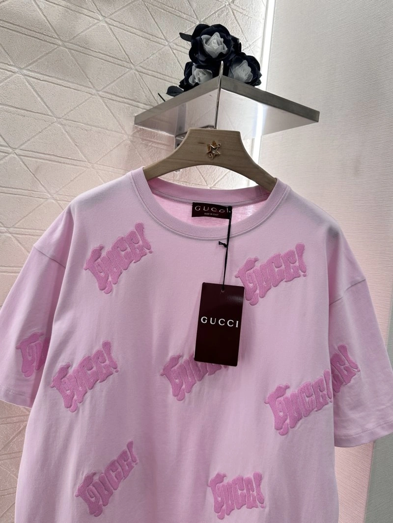 Sleek Gucci T-Shirts 124911
