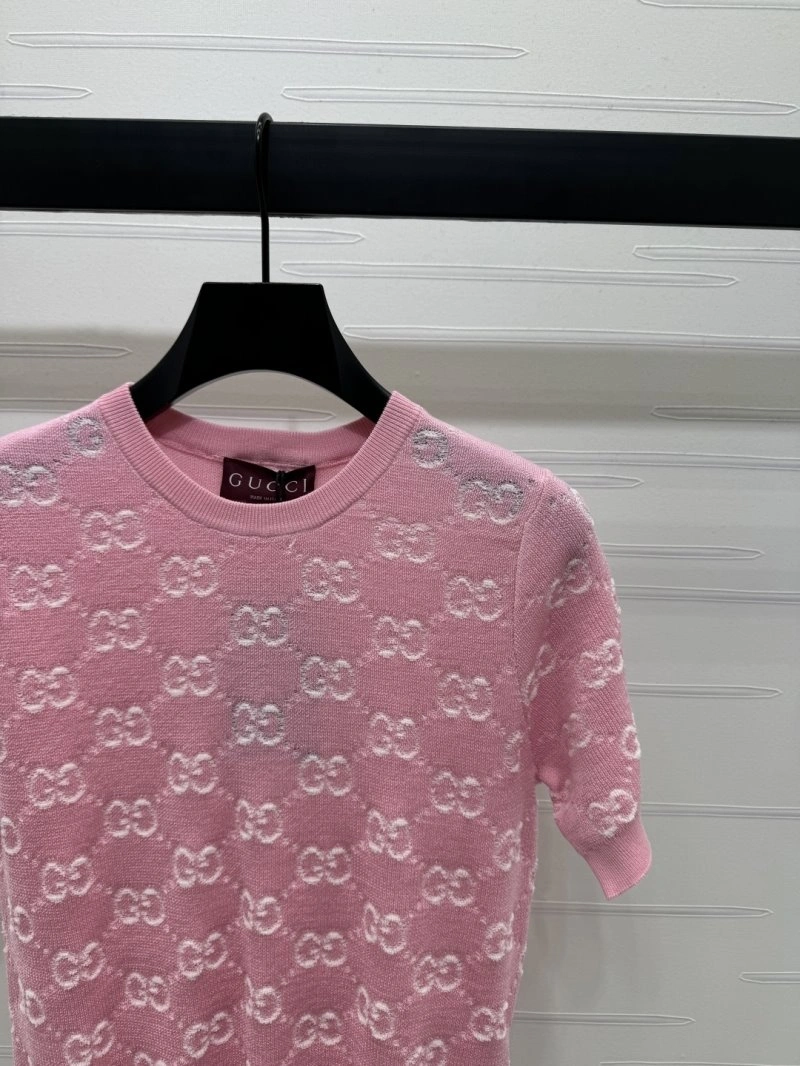 Versatile Gucci T-Shirts 124887