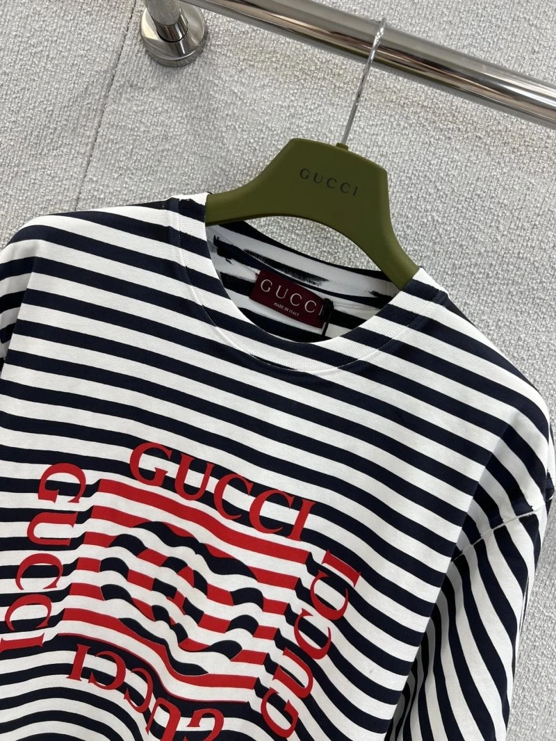 Elegant Gucci T-Shirts 124866