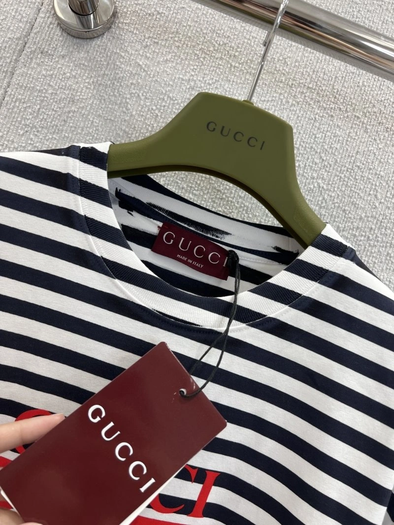Elegant Gucci T-Shirts 124866
