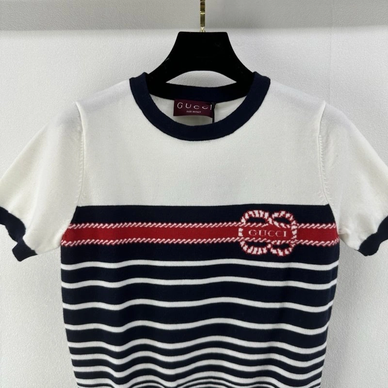 Unisex Gucci T-Shirts 124406