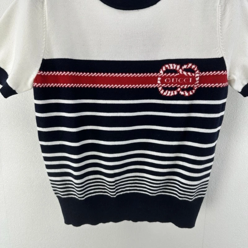Unisex Gucci T-Shirts 124406