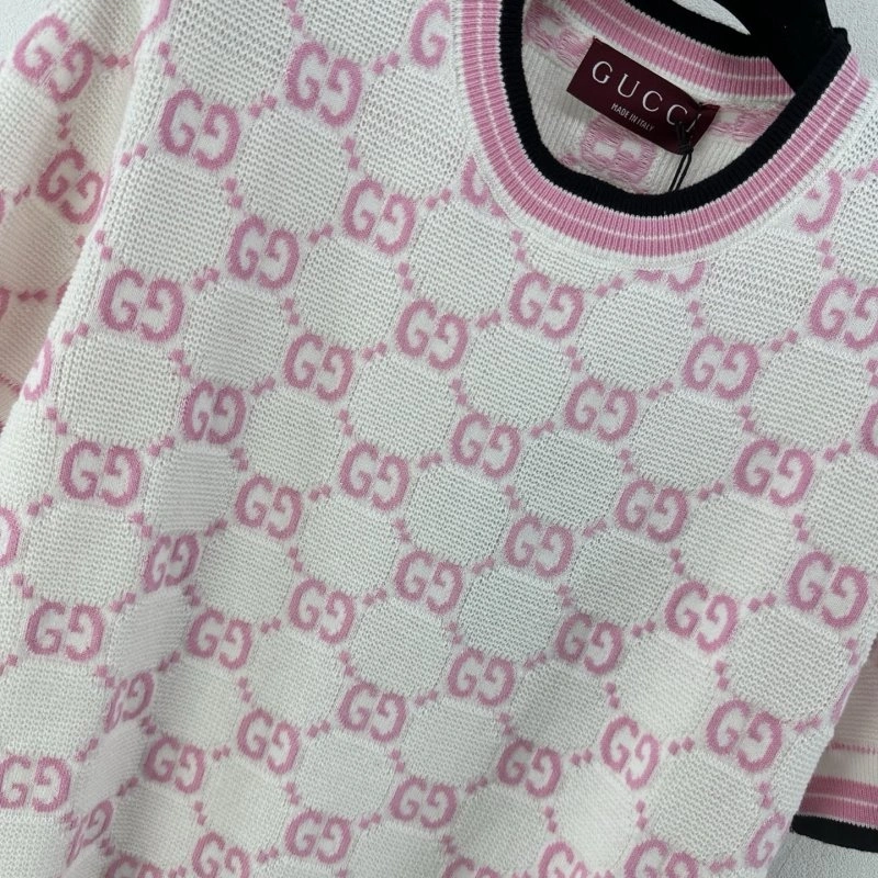 Seasonal Gucci T-Shirts 124397