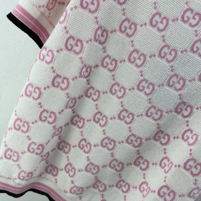 Seasonal Gucci T-Shirts 124397