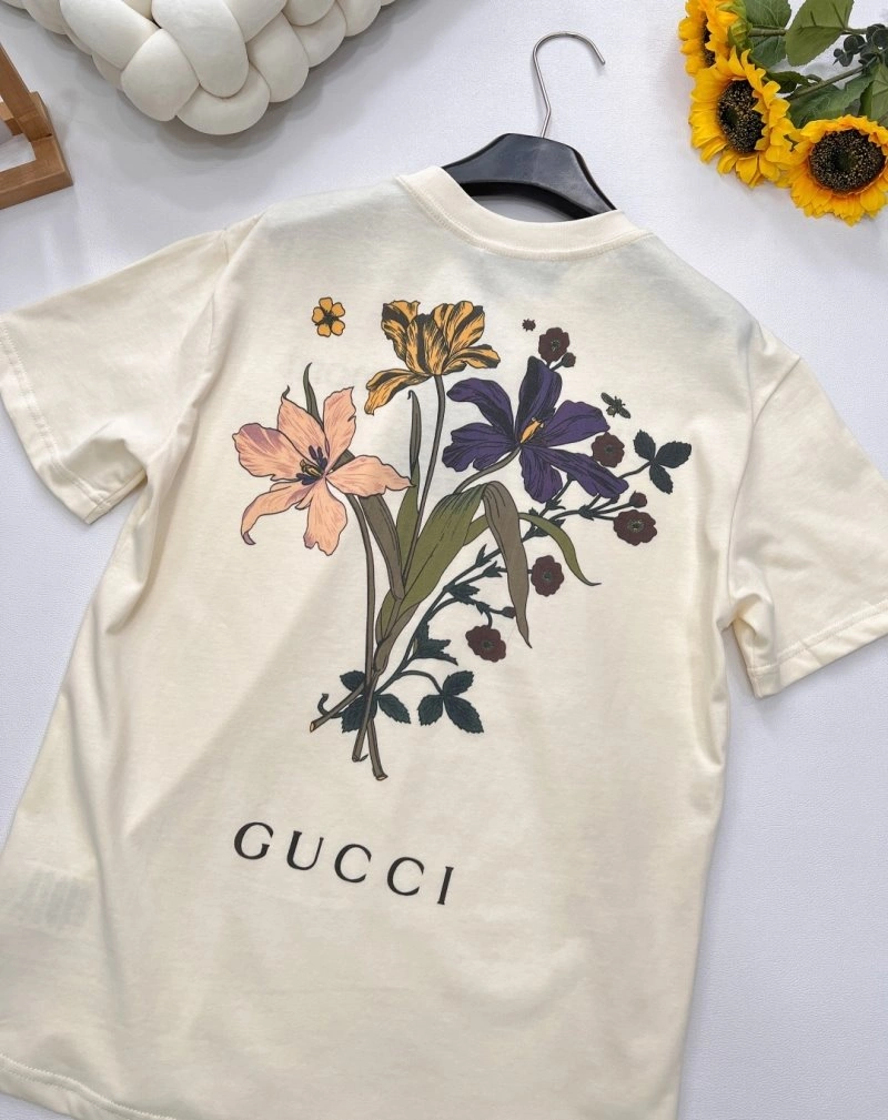 Gucci T-Shirts Soft 124377