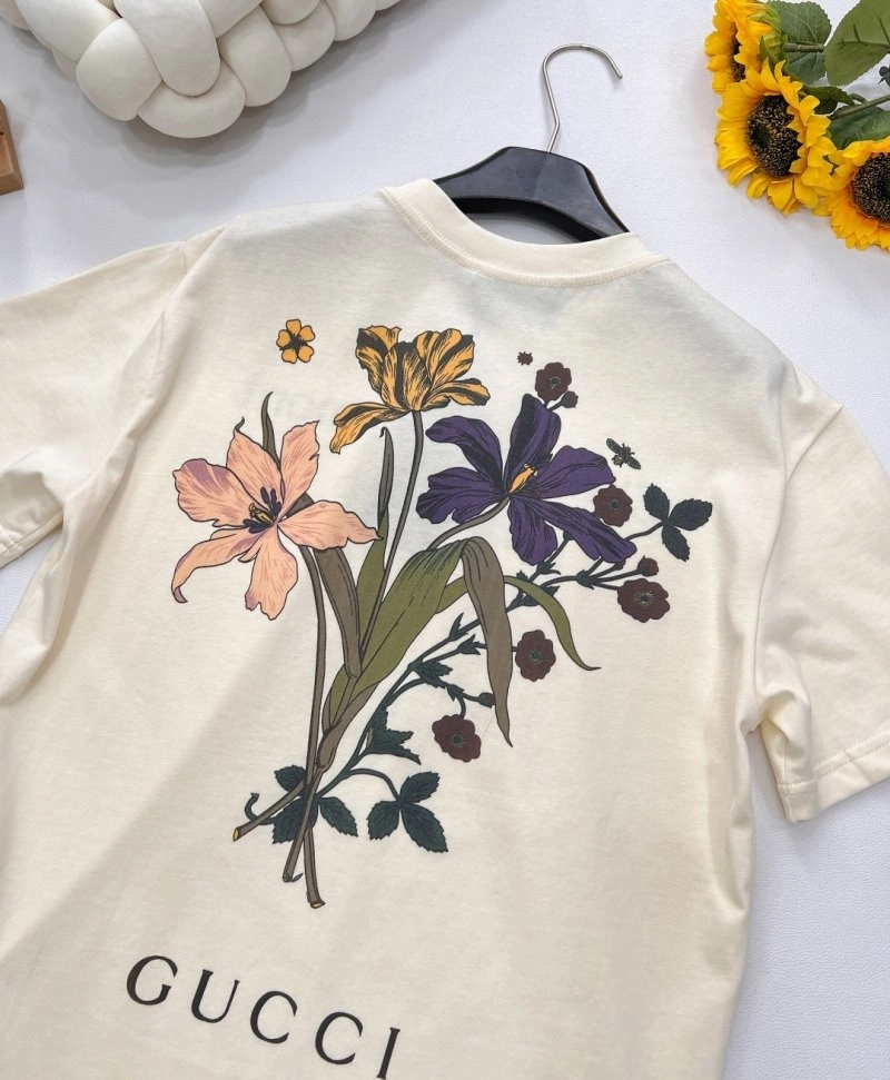 Gucci T-Shirts Soft 124377