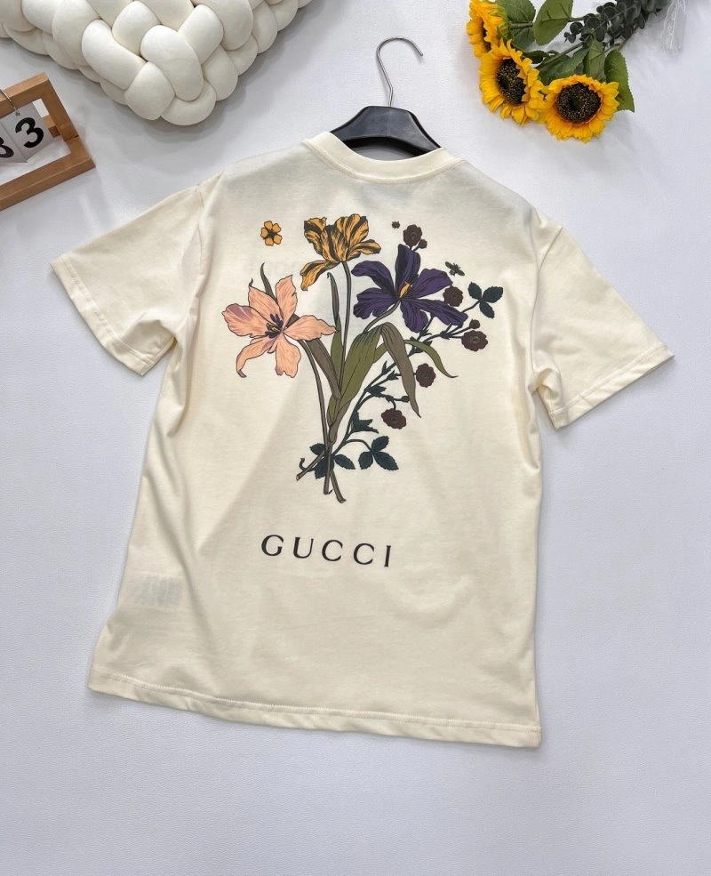 Gucci T-Shirts Soft 124377