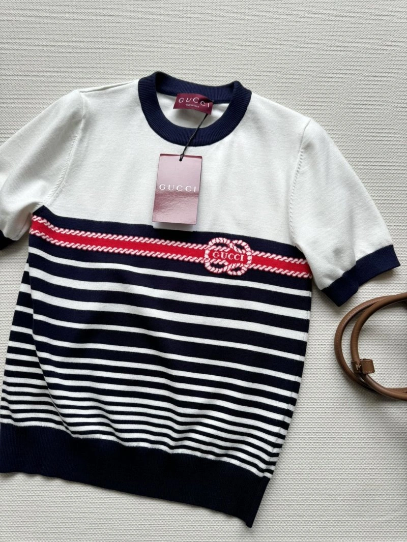 Versatile Gucci T-Shirts 124373