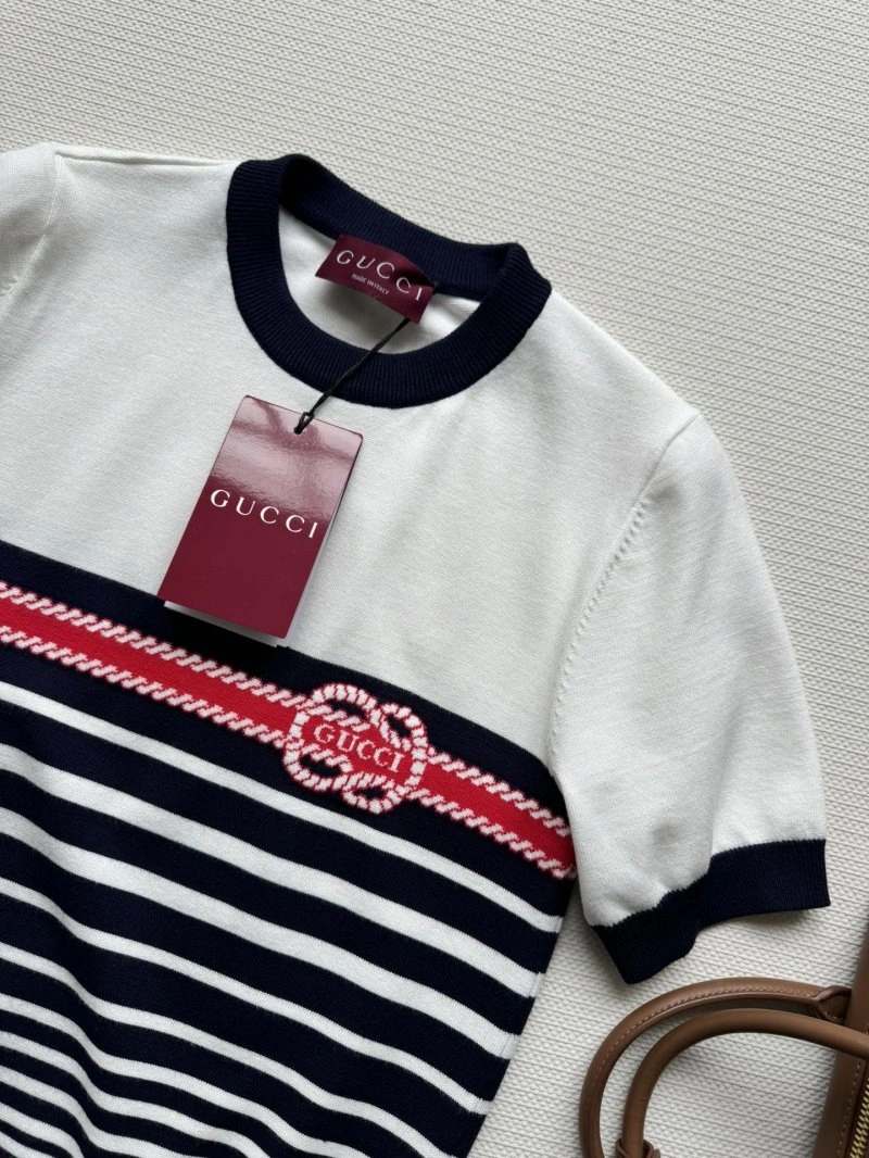 Versatile Gucci T-Shirts 124373