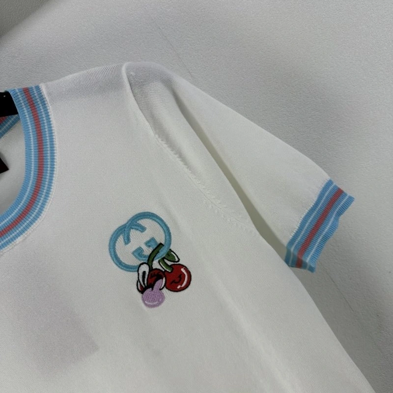 Gucci T-Shirts Durable 124361