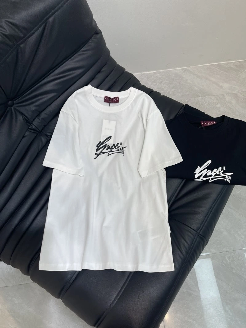 ComfortFit Gucci T-Shirts 124354