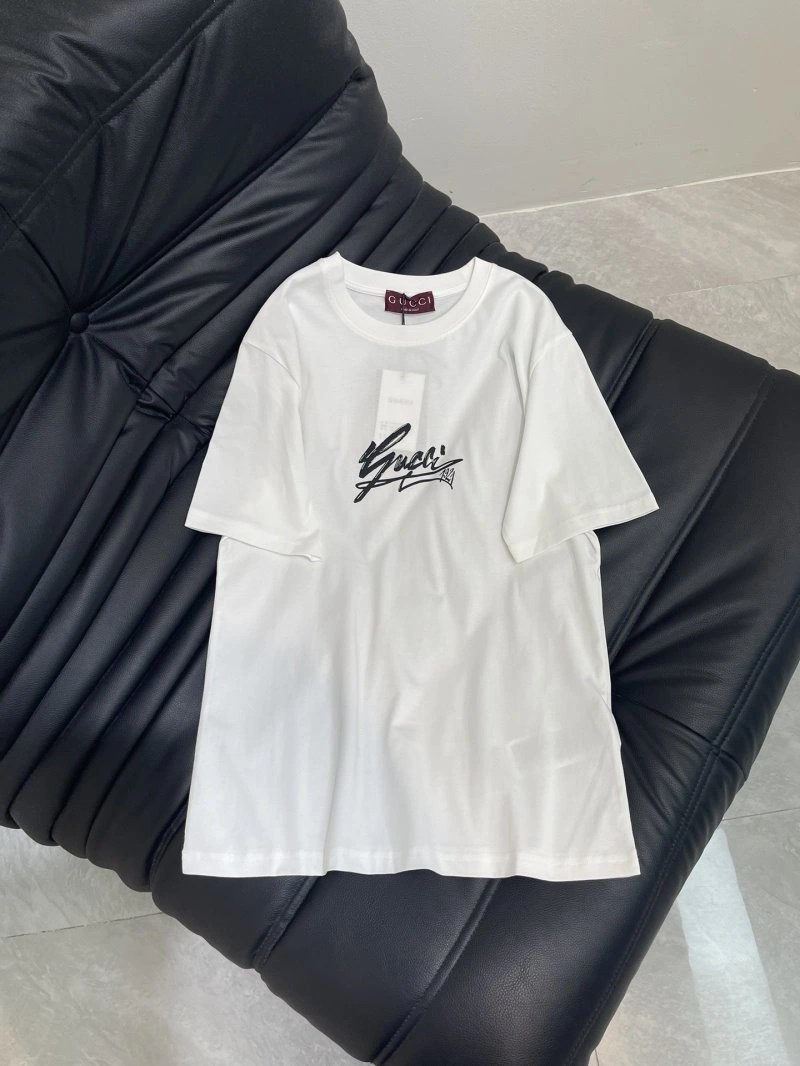 ComfortFit Gucci T-Shirts 124354