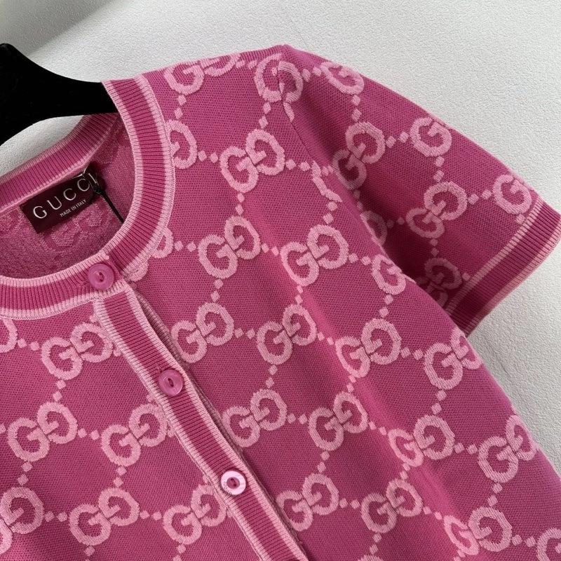 Sleek Gucci T-Shirts 124352