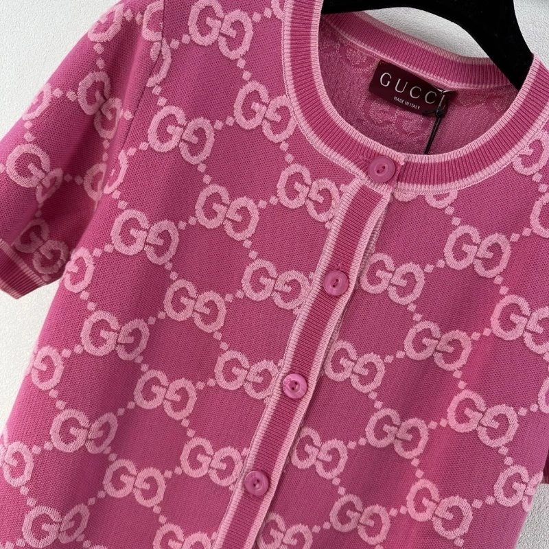 Sleek Gucci T-Shirts 124352
