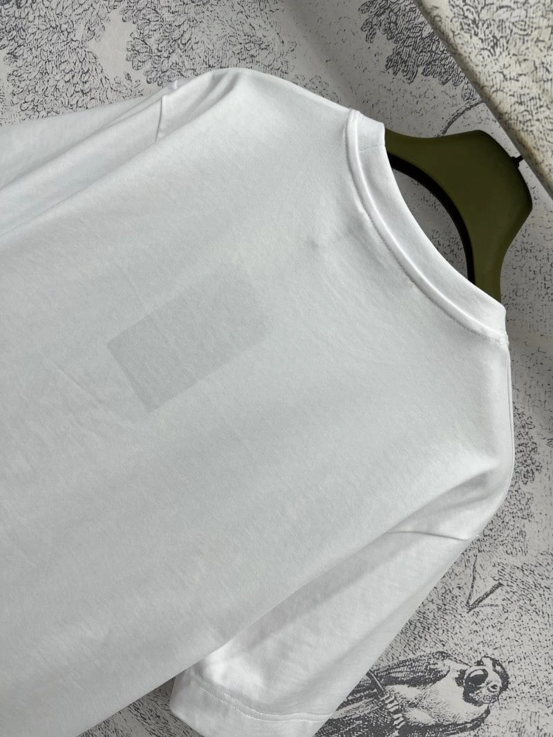 Gucci T-Shirts Sleek 124330