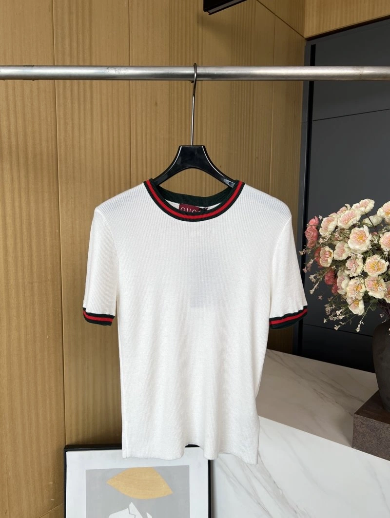 Versatile Gucci T-Shirts 124315