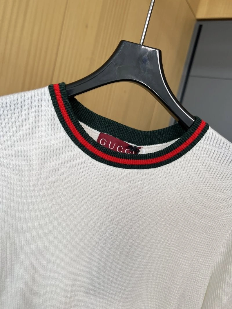 Versatile Gucci T-Shirts 124315