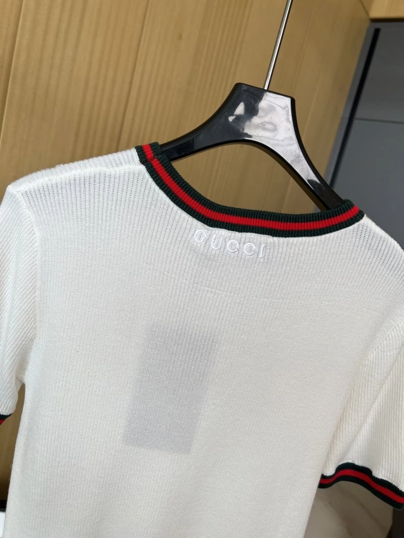 Versatile Gucci T-Shirts 124315