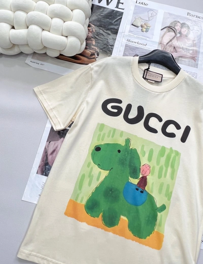 Gucci T-Shirts Durable 124313
