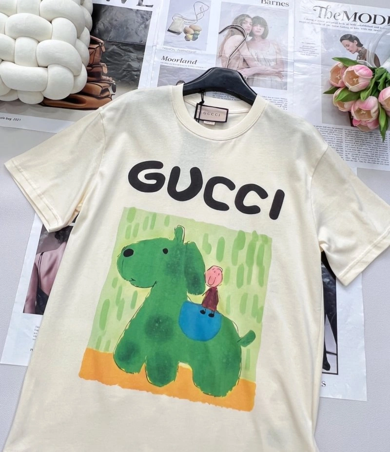 Gucci T-Shirts Durable 124313