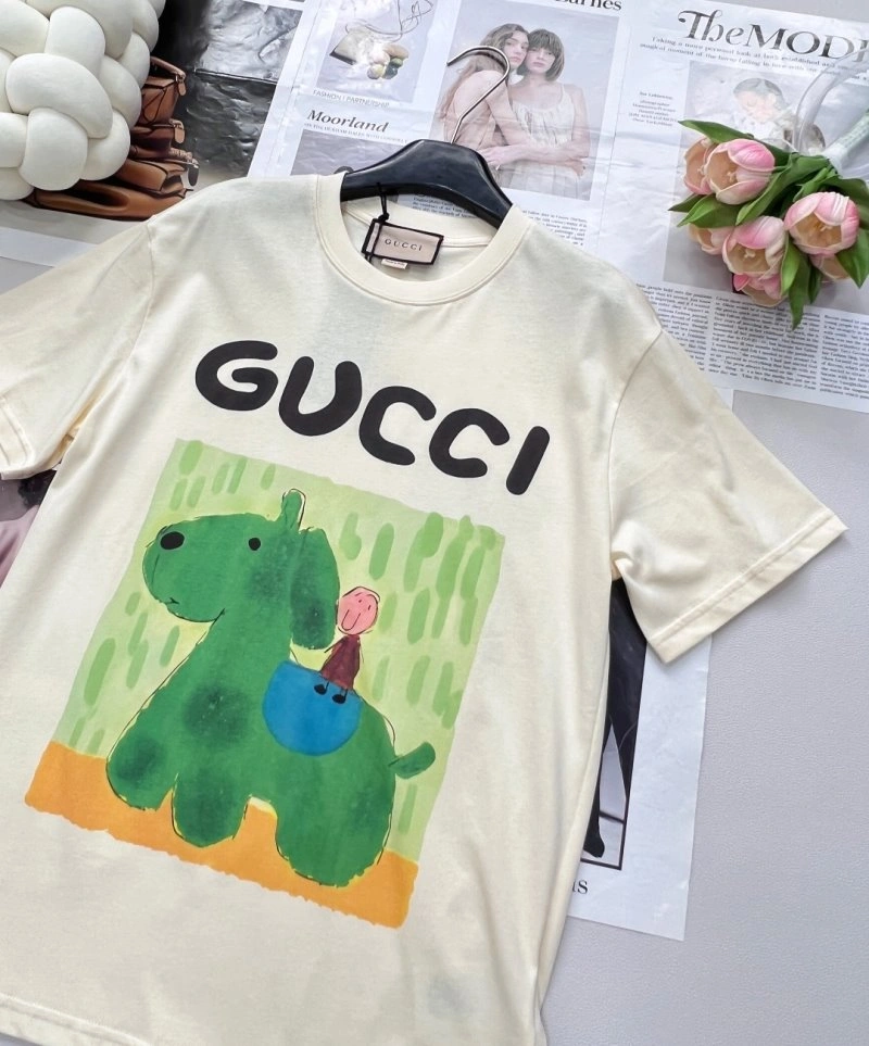 Gucci T-Shirts Durable 124313