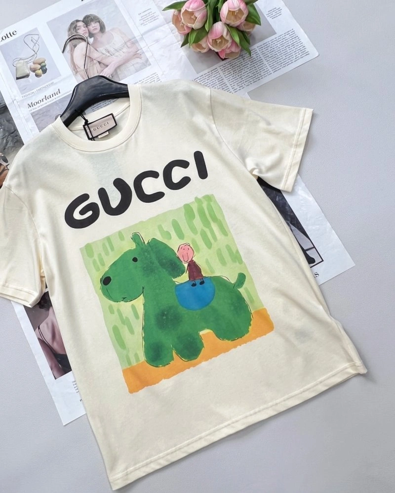 Gucci T-Shirts Durable 124313