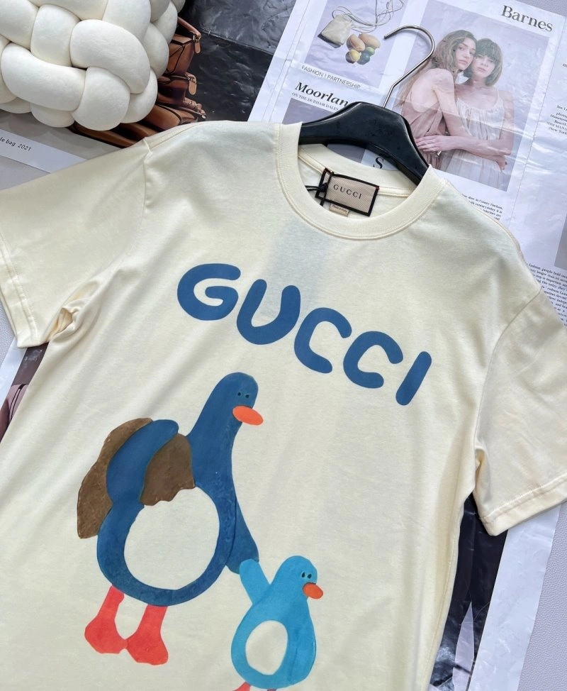 Gucci T-Shirts Bright 124311