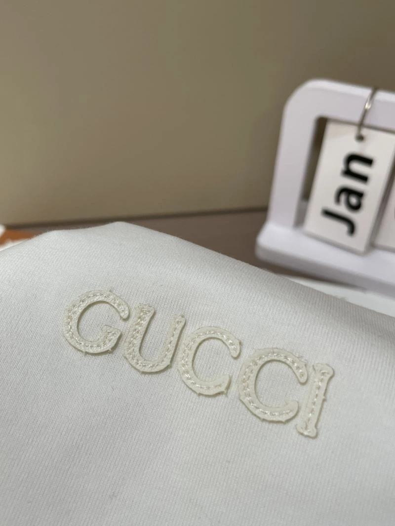 Modern Gucci T-Shirts 127200