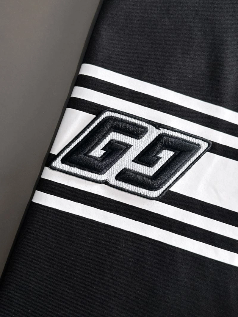 Gucci T-Shirts FashionForward 127191