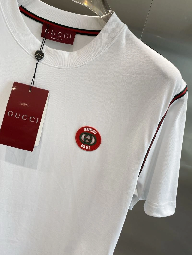 Gucci T-Shirts UrbanChic 127135