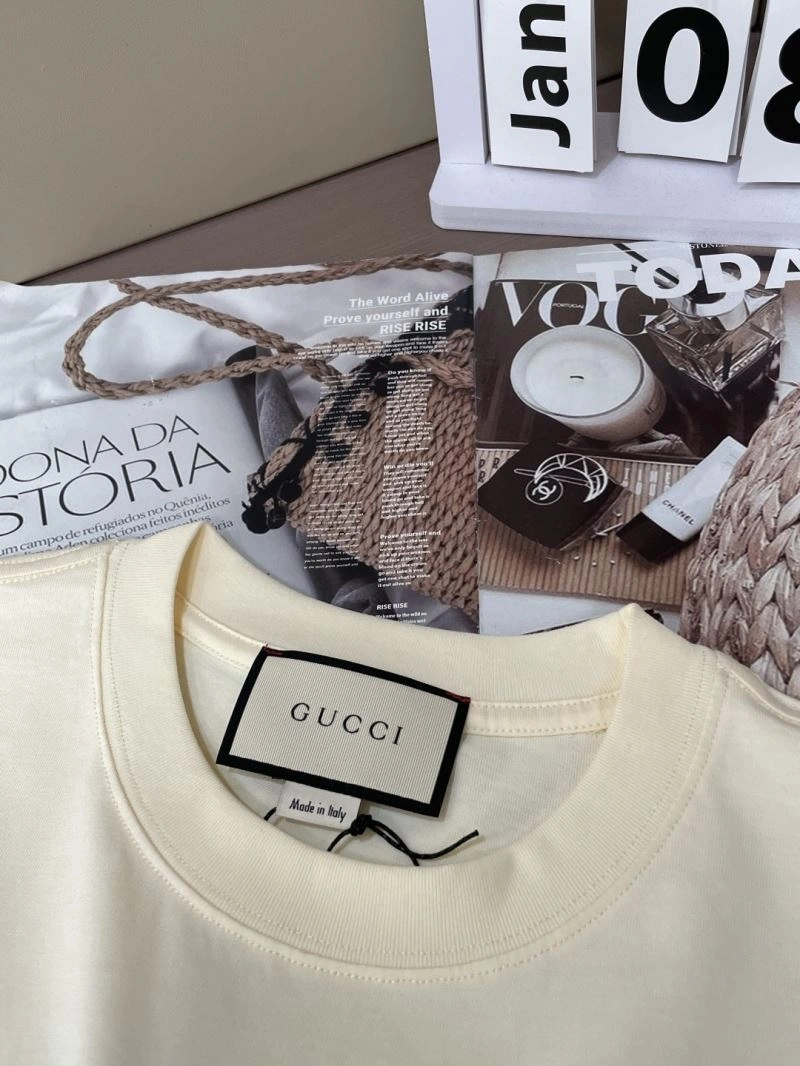 Gucci T-Shirts UrbanChic 127097