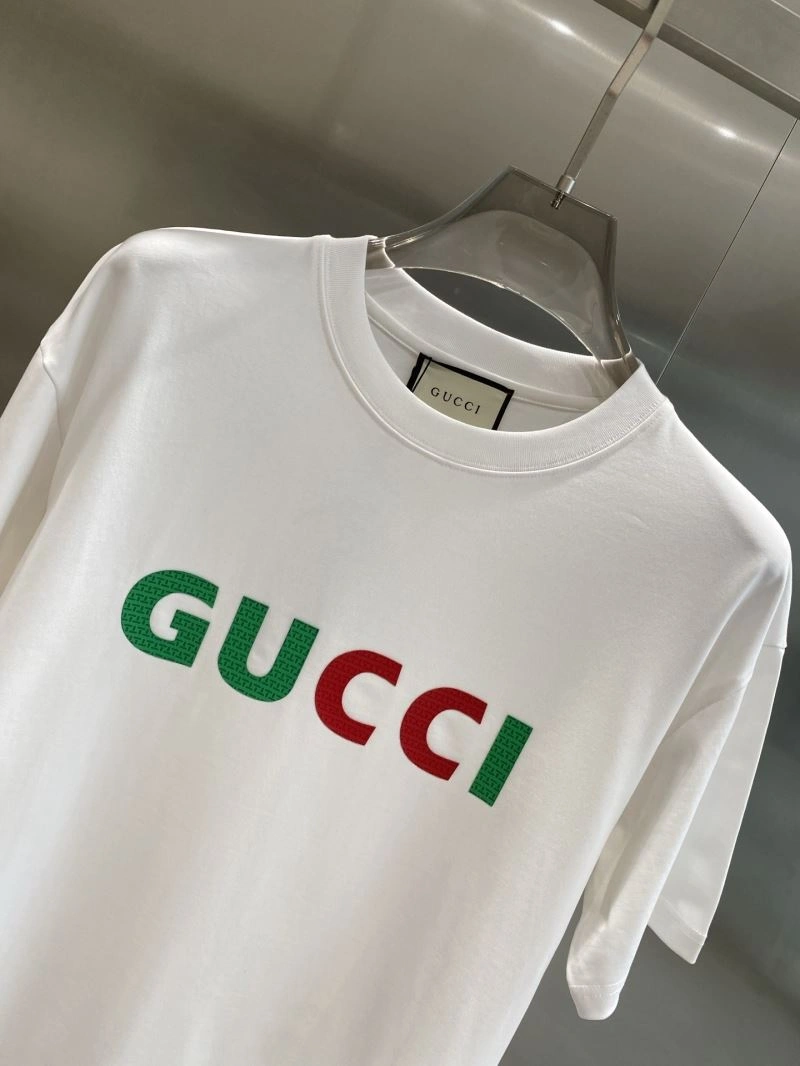 Versatile Gucci T-Shirts 127075