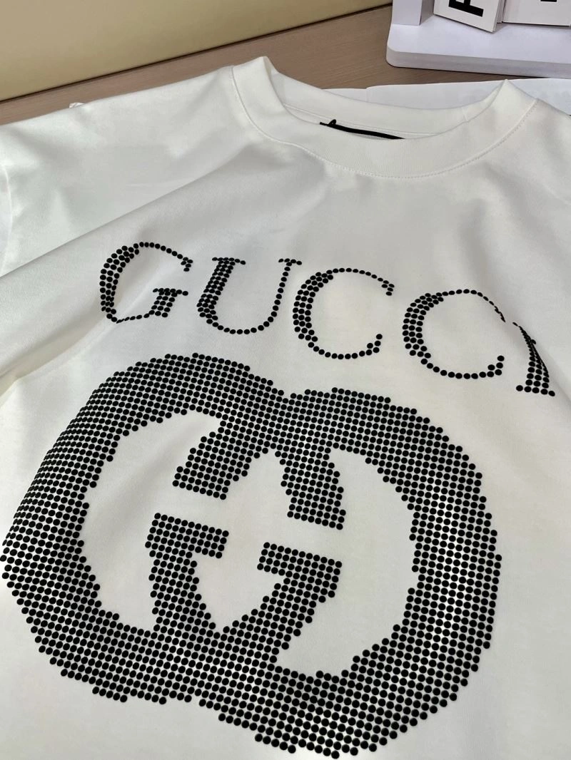 Gucci T-Shirts Chic 127069