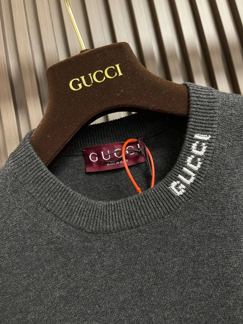 Versatile Gucci T-Shirts 127036