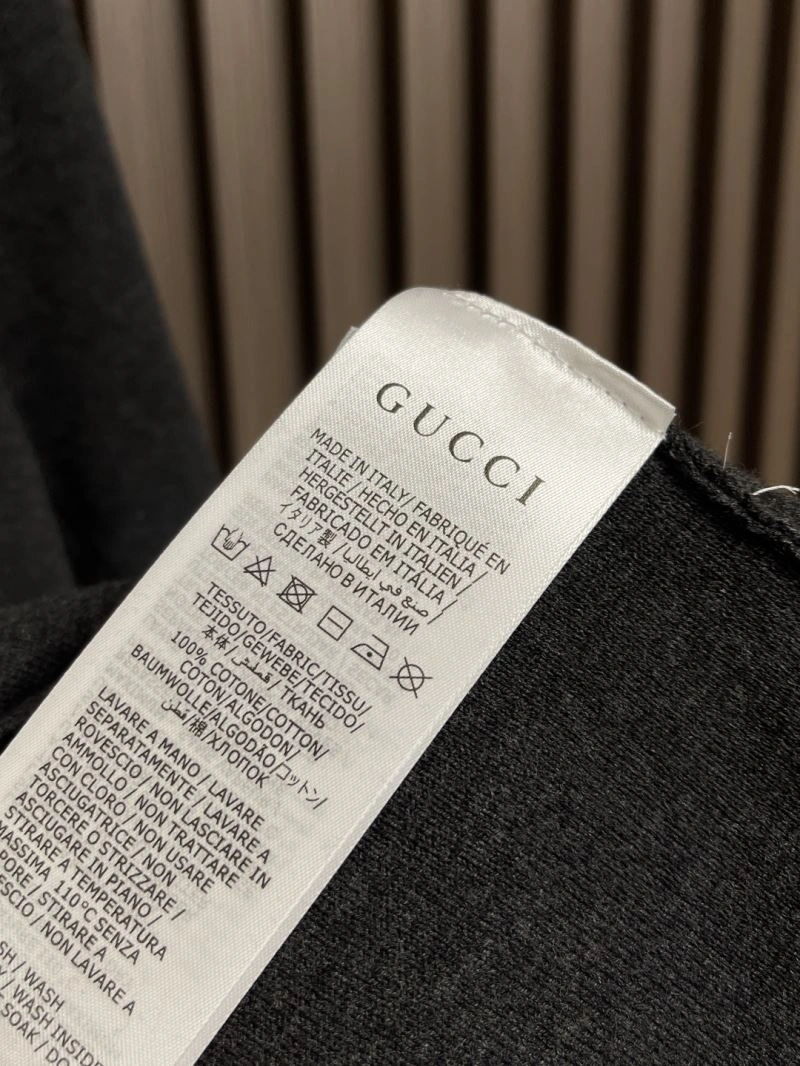 Versatile Gucci T-Shirts 127036