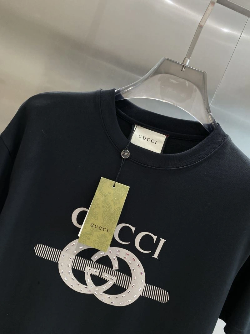 Contemporary Gucci T-Shirts 127042