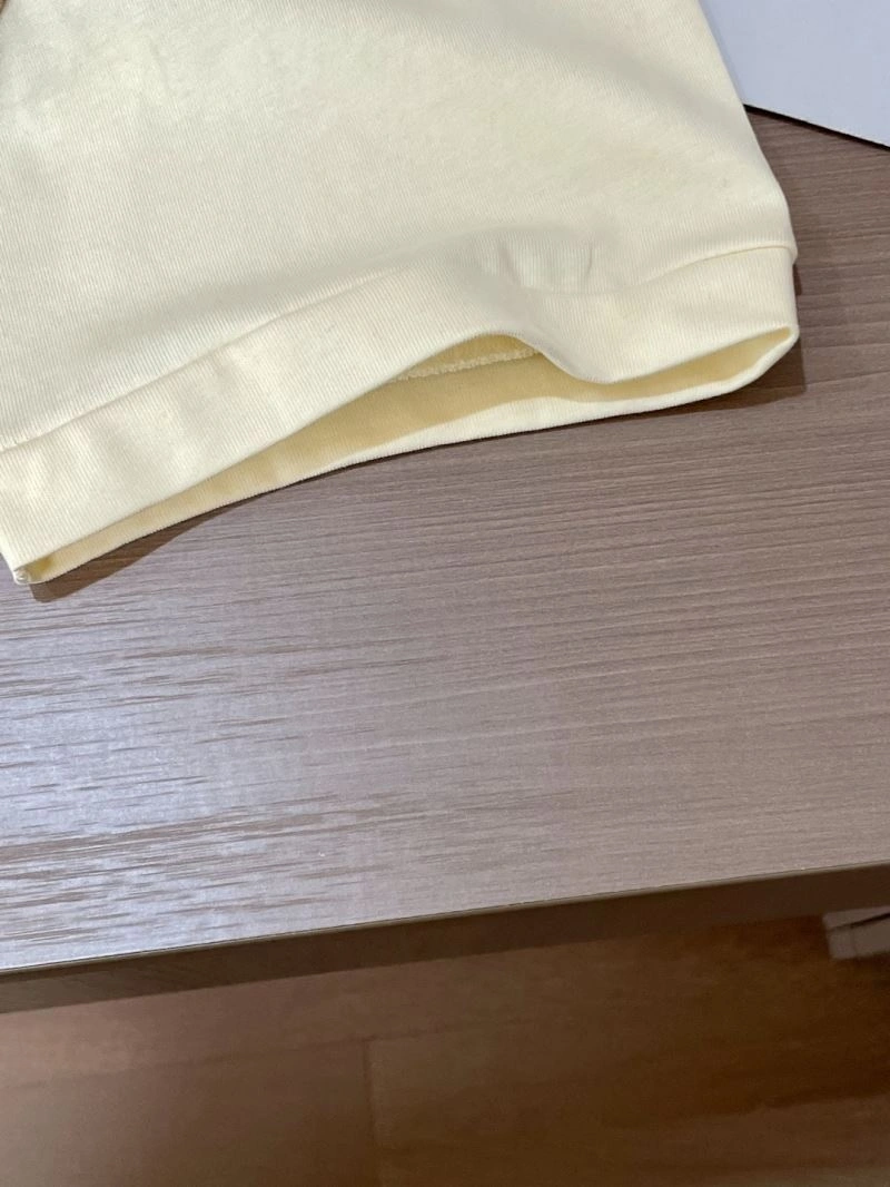 Sleek Gucci T-Shirts 127001