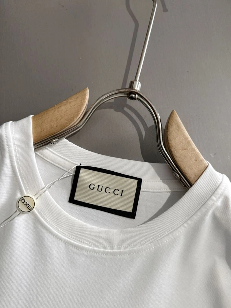 Neat Gucci T-Shirts 127010