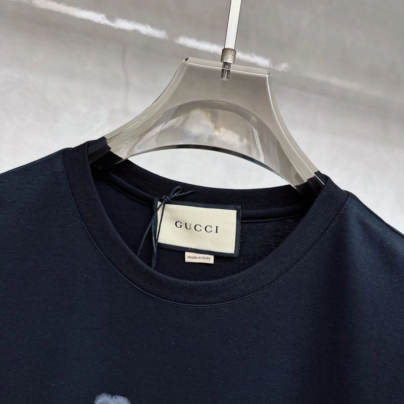 Sporty Gucci T-Shirts 126994