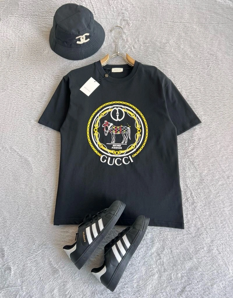 Effortless Gucci T-Shirts 126992